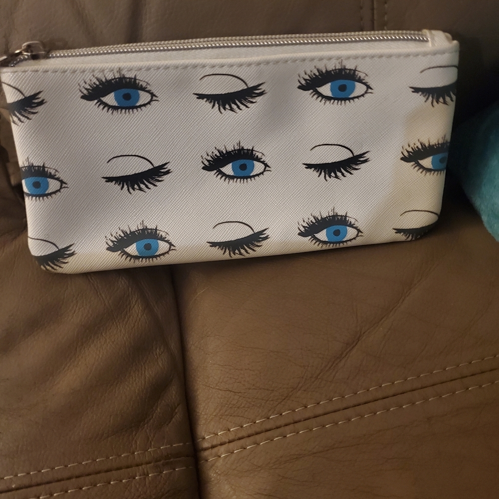 Rodan & Fields lash bag